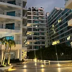 Hermoso Apartamento Con Salida Directa Al Mar